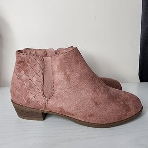 NWOT Pink Ankle Boots Cat And Jack Size 5
